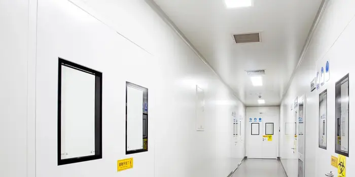 Pannelli modulari per sale pulite conformi alle GMP: riduzione dei tempi di convalida per la produzione biofarmaceutica